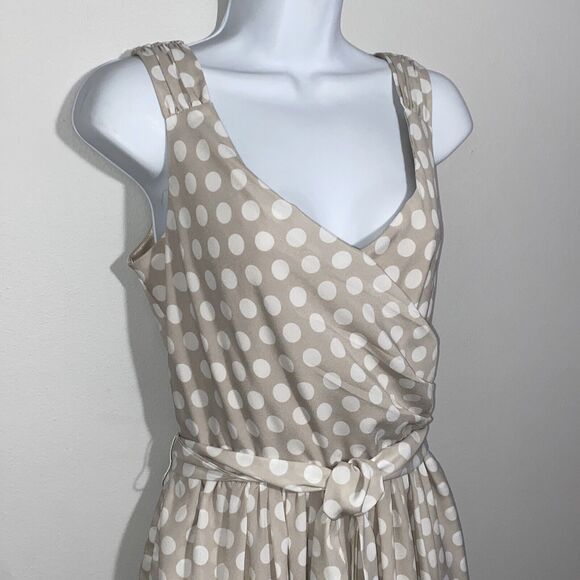 EUC Express Size 8 Champagne Polka Dot Satin Lined Fit & Flare Dress W/Pockets - Picture 3 of 16
